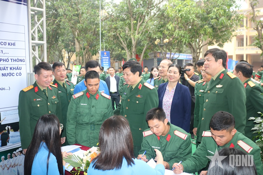 Quân khu 4: Tư vấn hướng nghiệp cho bộ đội chuẩn bị xuất ngũ năm 2026